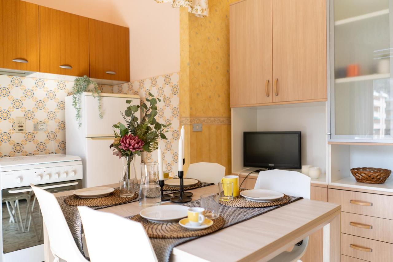 Apartamento Pietra Ligure Downtown Convenience -Free Parking Exterior foto