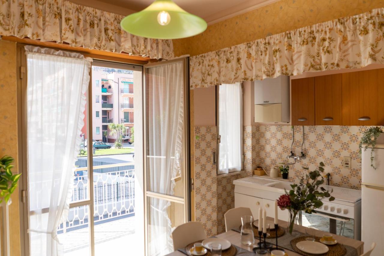Apartamento Pietra Ligure Downtown Convenience -Free Parking Exterior foto