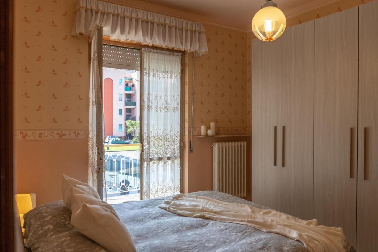 Apartamento Pietra Ligure Downtown Convenience -Free Parking Exterior foto